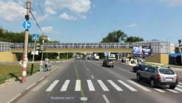 Надземный пешеходный переход на Казанском шоссе у остановки "Филиал технического университета"