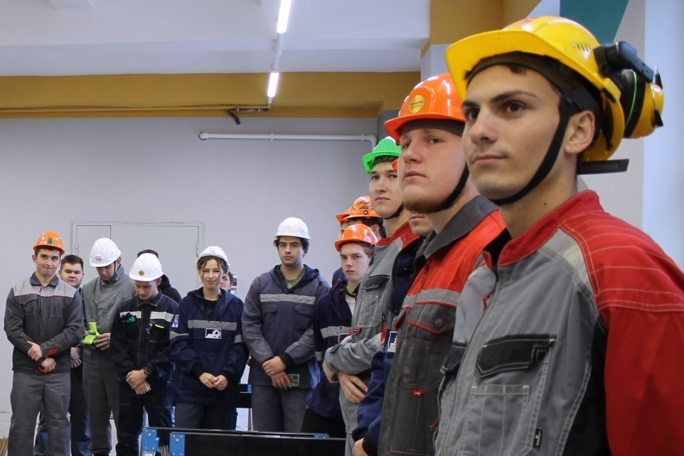 Фундамент кадров: как в колледжах Ростовской области готовят строителей - фото 1