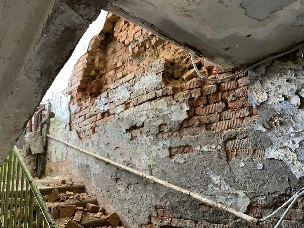 В Тюмени обвалилась стена аварийного дома