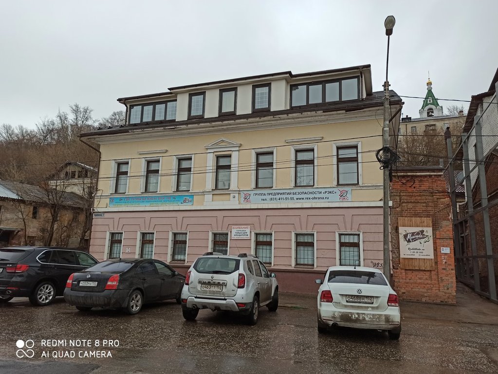 На улице Черниговской можно арендовать офисное здание в зоне реновации