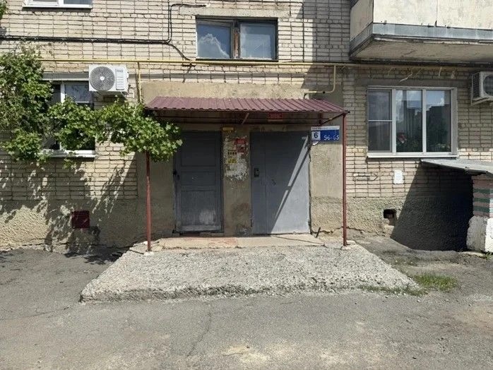 Житель Белой Калитвы добился проверки разрушающихся подъездов после жалобы - фото 2