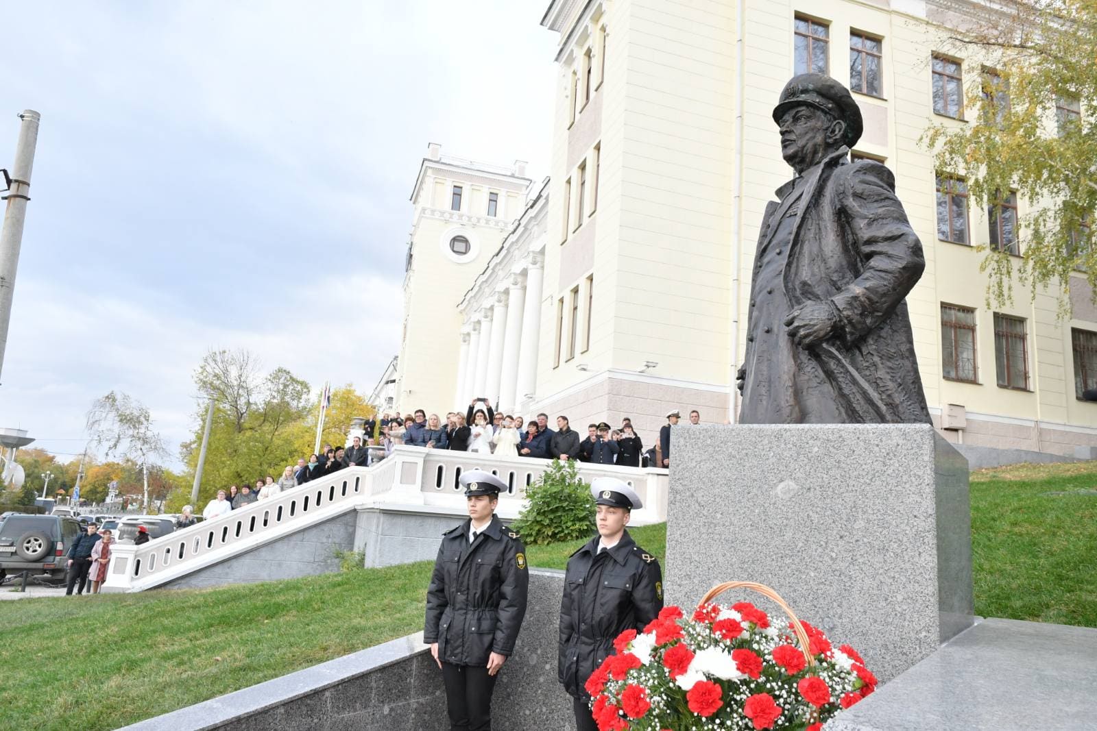 В Самаре открыли памятник Владимиру Васильевичу Пермякову